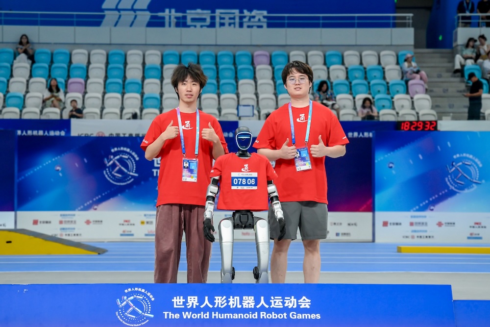 通研院重磅成果！一套策略让人形机器人学会后空翻、霹雳舞，准确率超90%