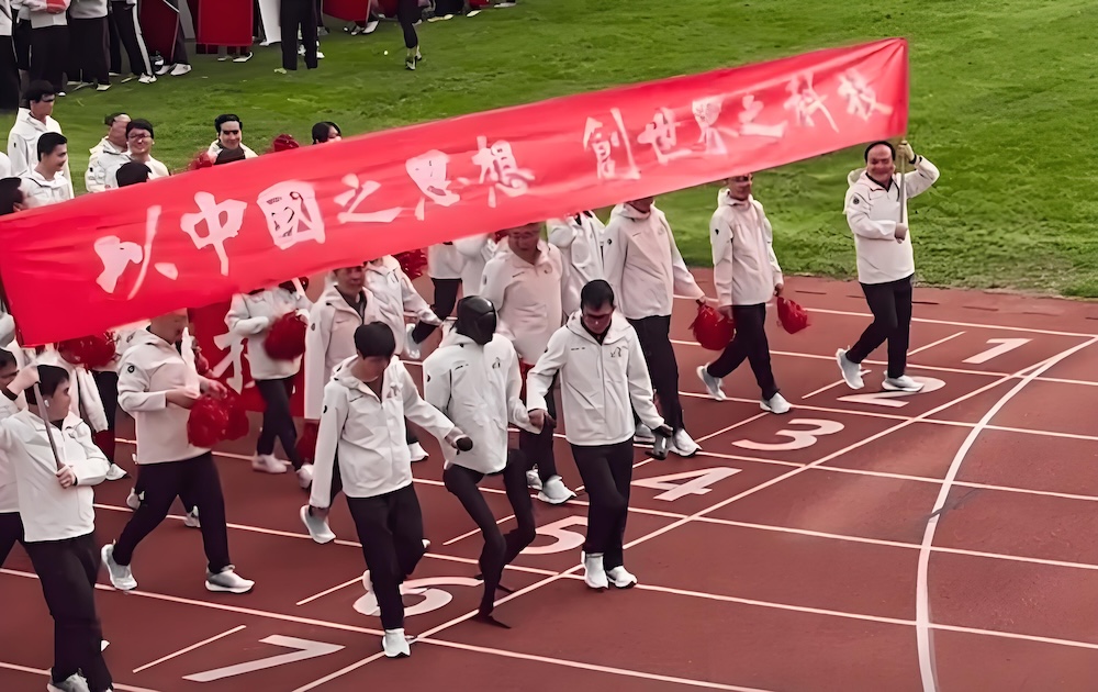 通研院重磅成果！一套策略让人形机器人学会后空翻、霹雳舞，准确率超90%