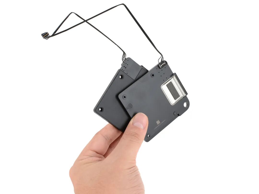 MacBook Neo 扬声器