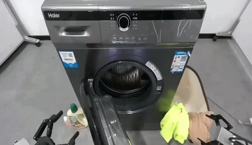 RoboScience打造具身世界模型，用物体3D点云轨迹打开物理认知的黑箱